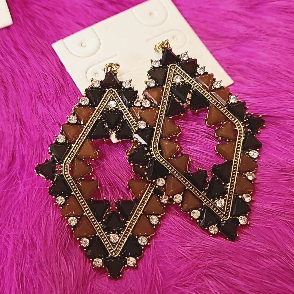 NWT BLACK BROWN‎ RHINESTONE VERTICAL PIERCED EARRINGS